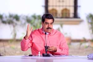 Maduro se declară gata să discute „faţă în faţă” cu Trump